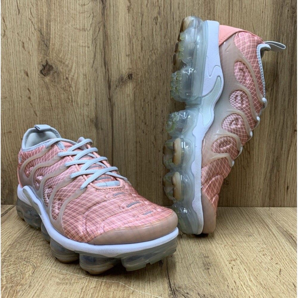 Nike Air VaporMax Plus Bleached Coral Pink White AO4550-603 Women's Size 8.5